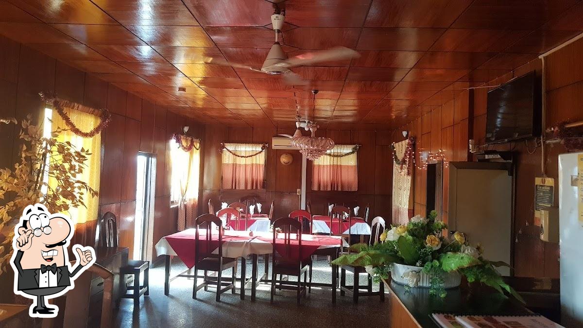 Dining room seating at Crest Restaurant
